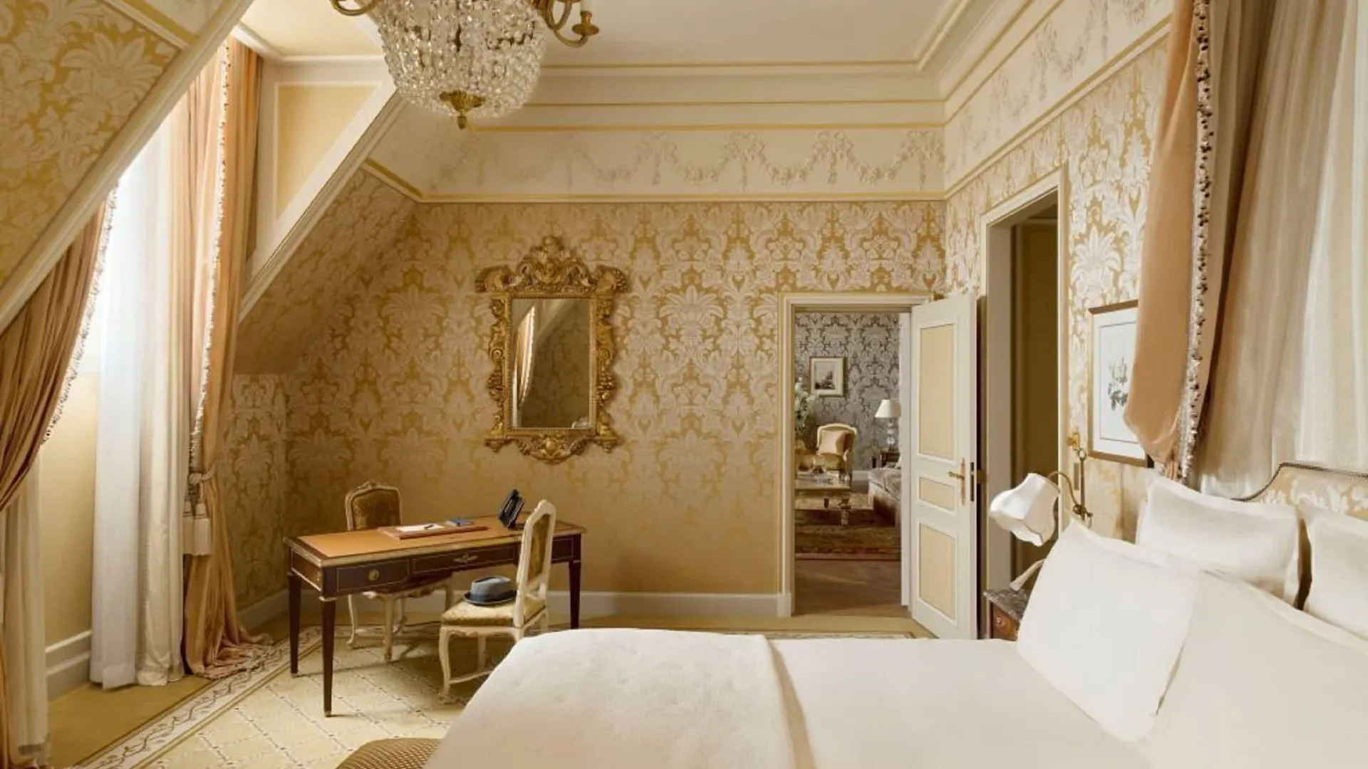 Ritz Hotel 5*