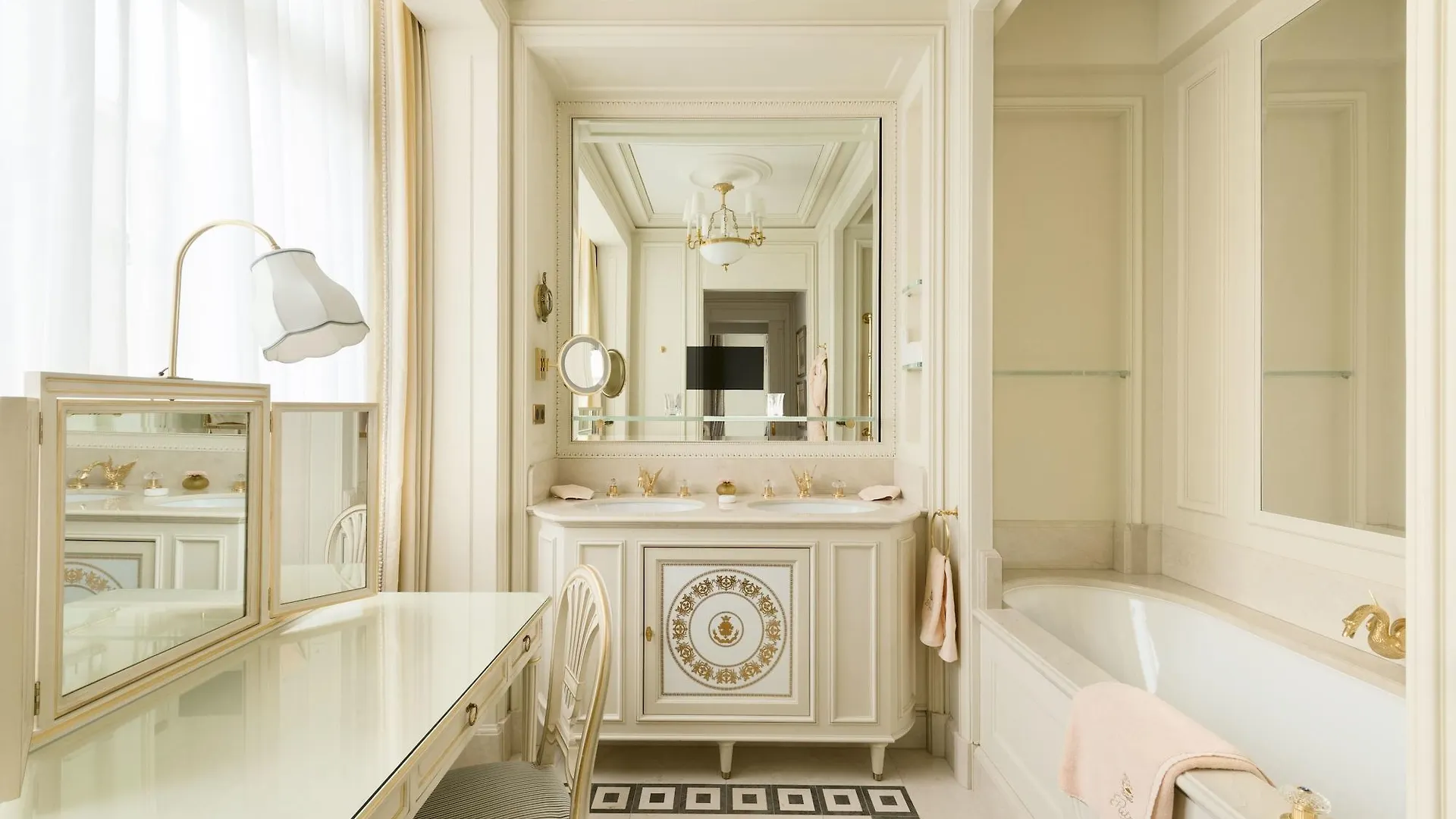 Ritz 5*